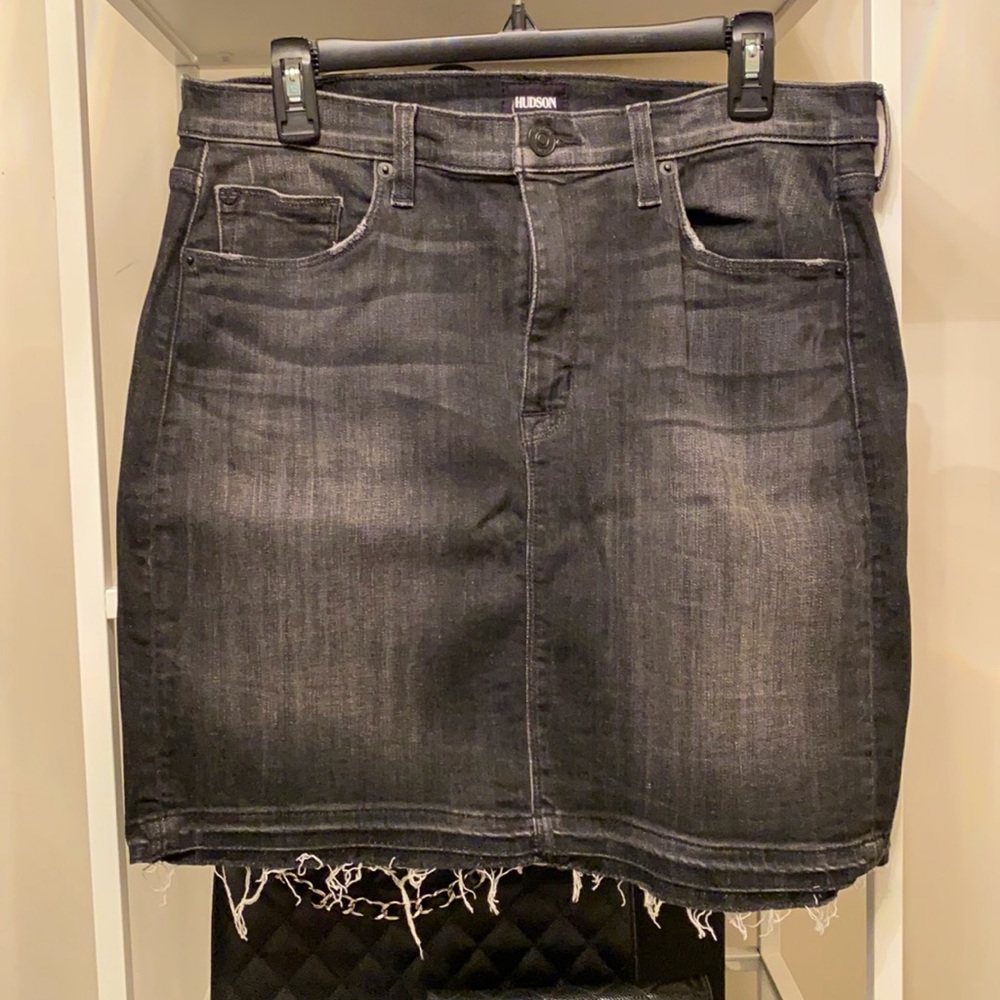Hudson Jeans Black Distressed Denim Skirt size 33